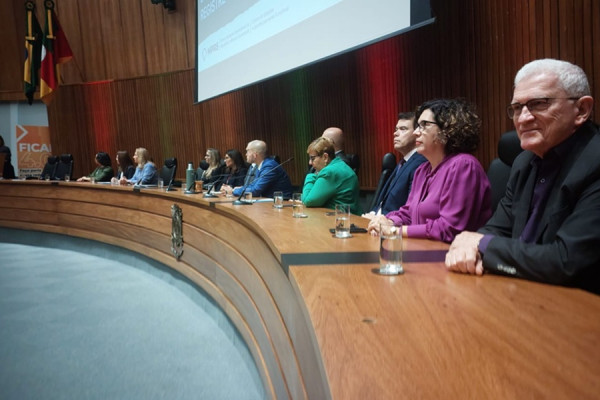 Presidente do SINEPE/RS participa de seminário sobre avanços da FICAI 4.0 e enfrentamento à evasão escolar